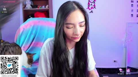 MOON  online show from 02.01.25