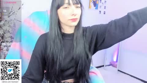 MOON  online show from 09.10.25