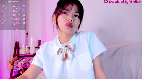 Snapshot of moonlight8_ chatting on 01.05.25 LANA online show from 01.05.25