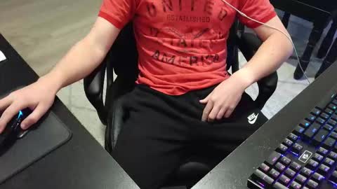 Snapshot of moonlighter7 chatting on 11.24.25 moonlighter7 online show from 11.24.25