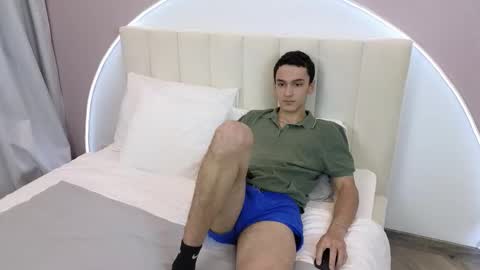 Snapshot of moonlinskinn chatting on 11.23.25 Stan online show from 11.23.25