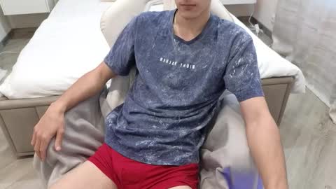 Snapshot of moonlinskinn chatting on 11.30.25 Stan online show from 11.30.25