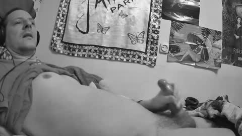 Snapshot of moonlucky007 chatting on 12.14.25 Moonlucky007 online show from 12.14.25