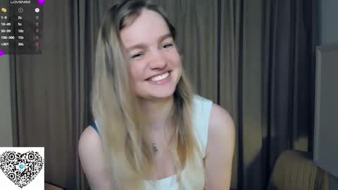 Snapshot of moonperedz chatting on 10.11.25 Eva online show from 10.11.25