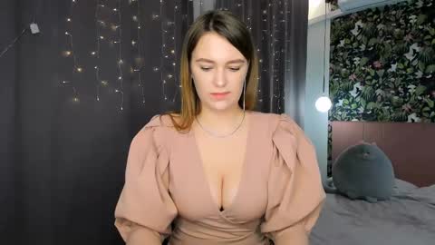 Snapshot of moonshineee_ chatting on 02.14.25 Monica online show from 02.14.25