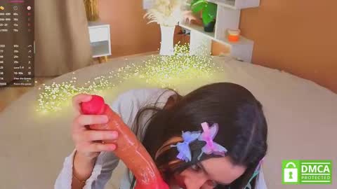 Snapshot of moontongue chatting on 11.21.25 Trisha online show from 11.21.25