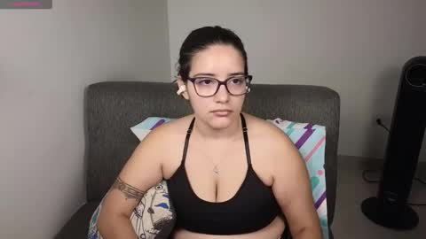 Snapshot of moonwoman_ chatting on 11.09.25 Moon Woman online show from 11.09.25