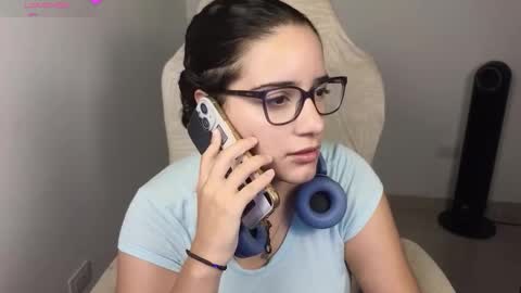 Snapshot of moonwoman_ chatting on 11.15.25 Moon Woman online show from 11.15.25