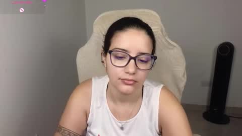 Snapshot of moonwoman_ chatting on 11.17.25 Moon Woman online show from 11.17.25