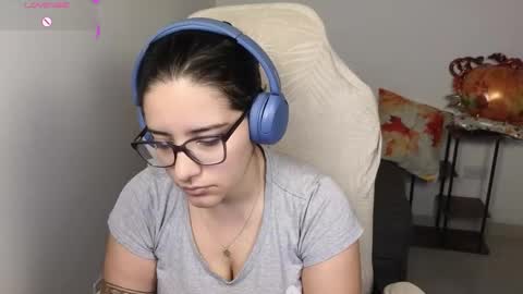 Snapshot of moonwoman_ chatting on 11.29.25 Moon Woman online show from 11.29.25