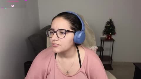 Snapshot of moonwoman_ chatting on 12.02.25 Moon Woman online show from 12.02.25