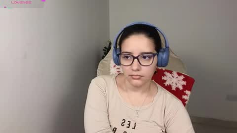 Snapshot of moonwoman_ chatting on 12.15.25 Moon Woman online show from 12.15.25