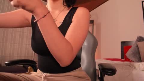 Snapshot of moony_14 chatting on 11.05.25 Michelle online show from 11.05.25