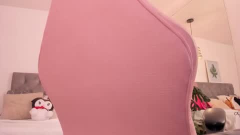 Snapshot of moony_14 chatting on 11.23.25 Michelle online show from 11.23.25