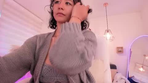 Snapshot of moony_14 chatting on 12.14.25 Michelle online show from 12.14.25