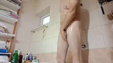 moos1 online show from 09.09.25