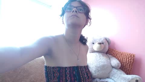 Snapshot of mora_haze chatting on 12.14.24 Mora Haze 3 online show from 12.14.24