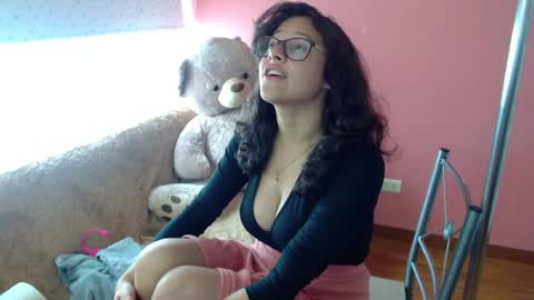 Snapshot of mora_haze chatting on 12.16.24 Mora Haze 3 online show from 12.16.24