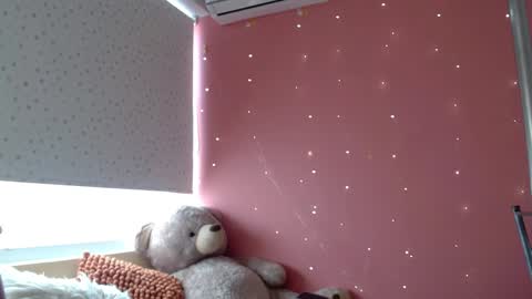 Snapshot of mora_haze chatting on 01.04.25 Mora Haze 3 online show from 01.04.25