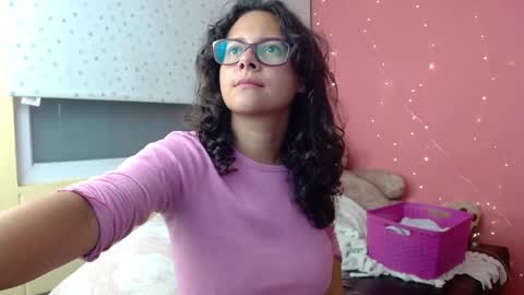 Snapshot of mora_haze chatting on 01.06.25 Mora Haze 3 online show from 01.06.25