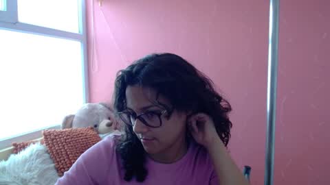 Snapshot of mora_haze chatting on 01.09.25 Mora Haze 3 online show from 01.09.25