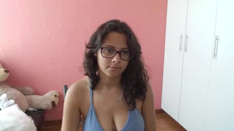 Snapshot of mora_haze chatting on 01.22.25 Mora Haze 3 online show from 01.22.25