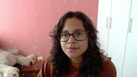 Snapshot of mora_haze chatting on 01.25.25 Mora Haze 3 online show from 01.25.25