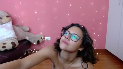 Snapshot of mora_haze chatting on 01.27.25 Mora Haze 3 online show from 01.27.25