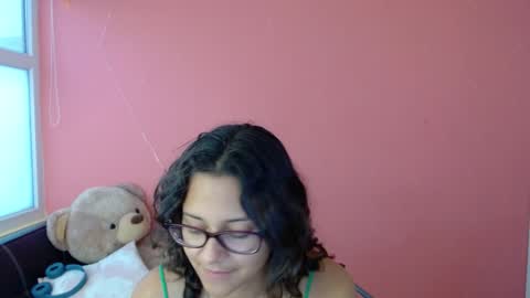 Snapshot of mora_haze chatting on 02.02.25 Mora Haze 3 online show from 02.02.25