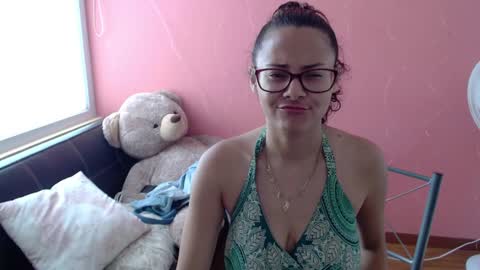 Snapshot of mora_haze chatting on 02.03.25 Mora Haze 3 online show from 02.03.25