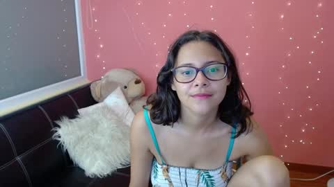 Snapshot of mora_haze chatting on 02.08.25 Mora Haze 3 online show from 02.08.25