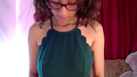 Snapshot of mora_haze chatting on 11.09.25 Mora Haze 3 online show from 11.09.25