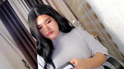 Snapshot of morenaaries12 chatting on 11.20.25 MIA online show from 11.20.25