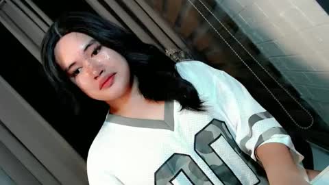 Snapshot of morenaaries12 chatting on 11.25.25 MIA online show from 11.25.25