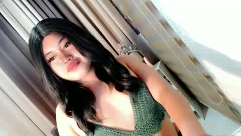 Snapshot of morenaaries12 chatting on 12.16.25 MIA online show from 12.16.25