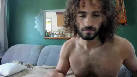 Snapshot of morenofort3 chatting on 02.11.25 Pipo online show from 02.11.25