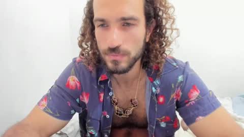 Snapshot of morenofort3 chatting on 02.18.25 Pipo online show from 02.18.25