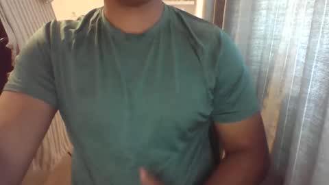 Snapshot of morenolatin19 chatting on 05.26.26 Jos Luis online show from 05.26.26
