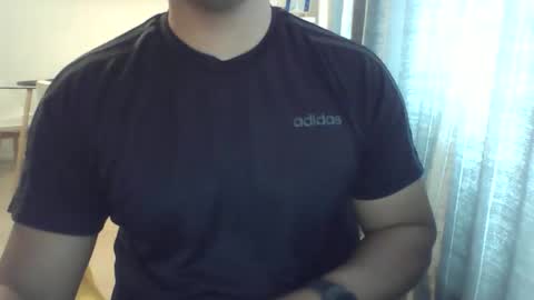 Snapshot of morenolatin19 chatting on 05.28.26 Jos Luis online show from 05.28.26