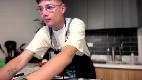 Snapshot of morgan_hiller chatting on 09.20.25 online show from 09.20.25