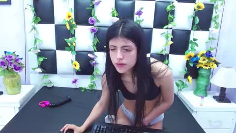 Snapshot of morganasmit_ chatting on 02.06.25 morganasmit_ online show from 02.06.25