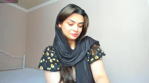 Snapshot of moroccan_diamond_ chatting on 02.09.25 Medina online show from 02.09.25