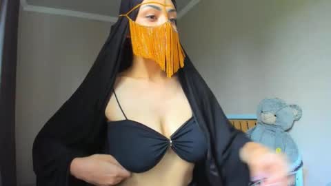 Medina online show from 05.10.26
