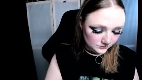 Snapshot of motorkate chatting on 11.14.25 motorkate online show from 11.14.25