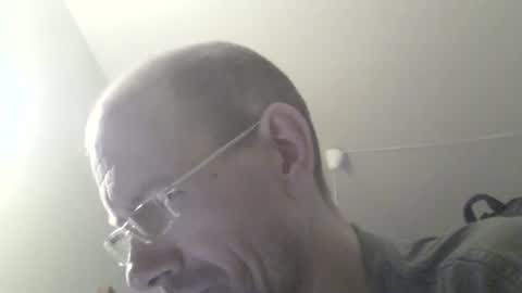 Snapshot of moviem1978 chatting on 12.22.24 Frederik online show from 12.22.24