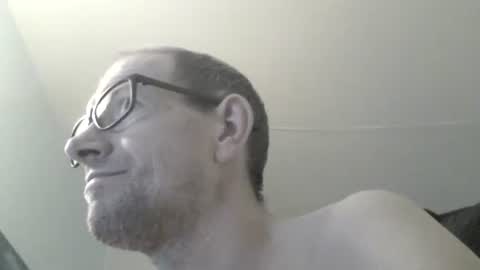 Snapshot of moviem1978 chatting on 02.04.25 Frederik online show from 02.04.25