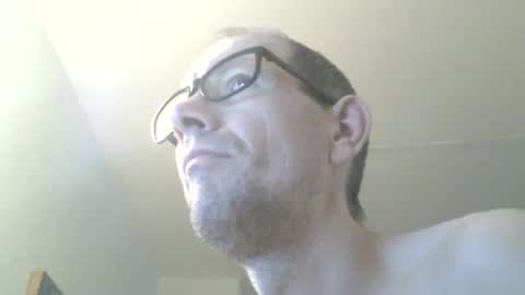 Snapshot of moviem1978 chatting on 02.12.25 Frederik online show from 02.12.25