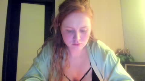 Snapshot of moviestar_ chatting on 01.06.25 Eva online show from 01.06.25