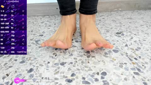 Snapshot of moxa_hot chatting on 12.21.24 moxa hot online show from 12.21.24