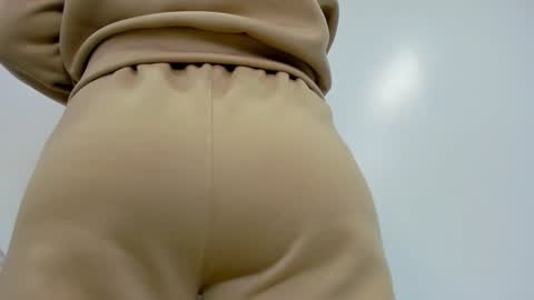 Snapshot of moxa_hot chatting on 12.30.24 moxa hot online show from 12.30.24